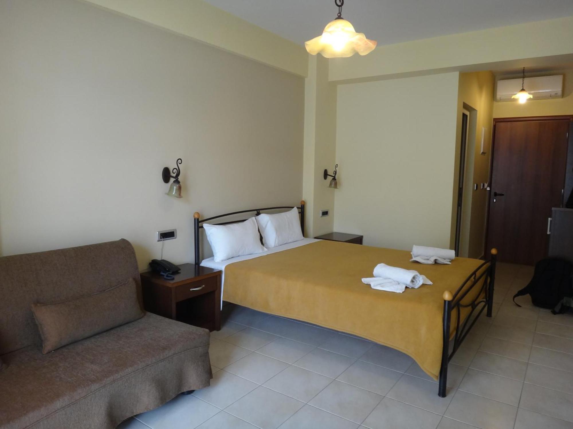 9 Queens Spa Hotel Loutra Edipsou  Room photo