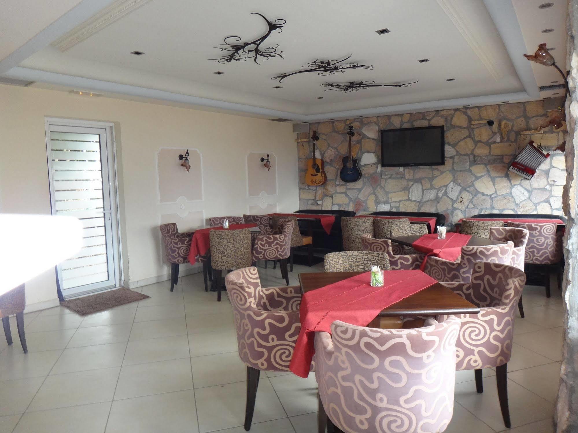 9 Queens Spa Hotel Loutra Edipsou  Exterior photo
