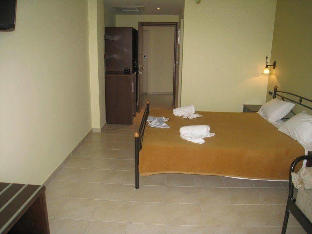 9 Queens Spa Hotel Loutra Edipsou  Exterior photo